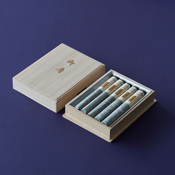 Nippon Kodo Zuiun Incense Short Sticks in Paulownia Box (5 Bundles) (61702-006)
