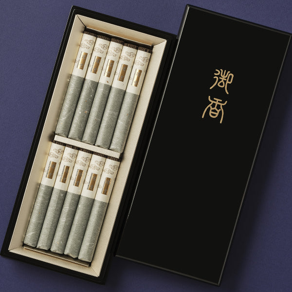 Nippon Kodo Zuiun Incense Short Sticks in Lacquered Box (10 Bundles) (617-006)