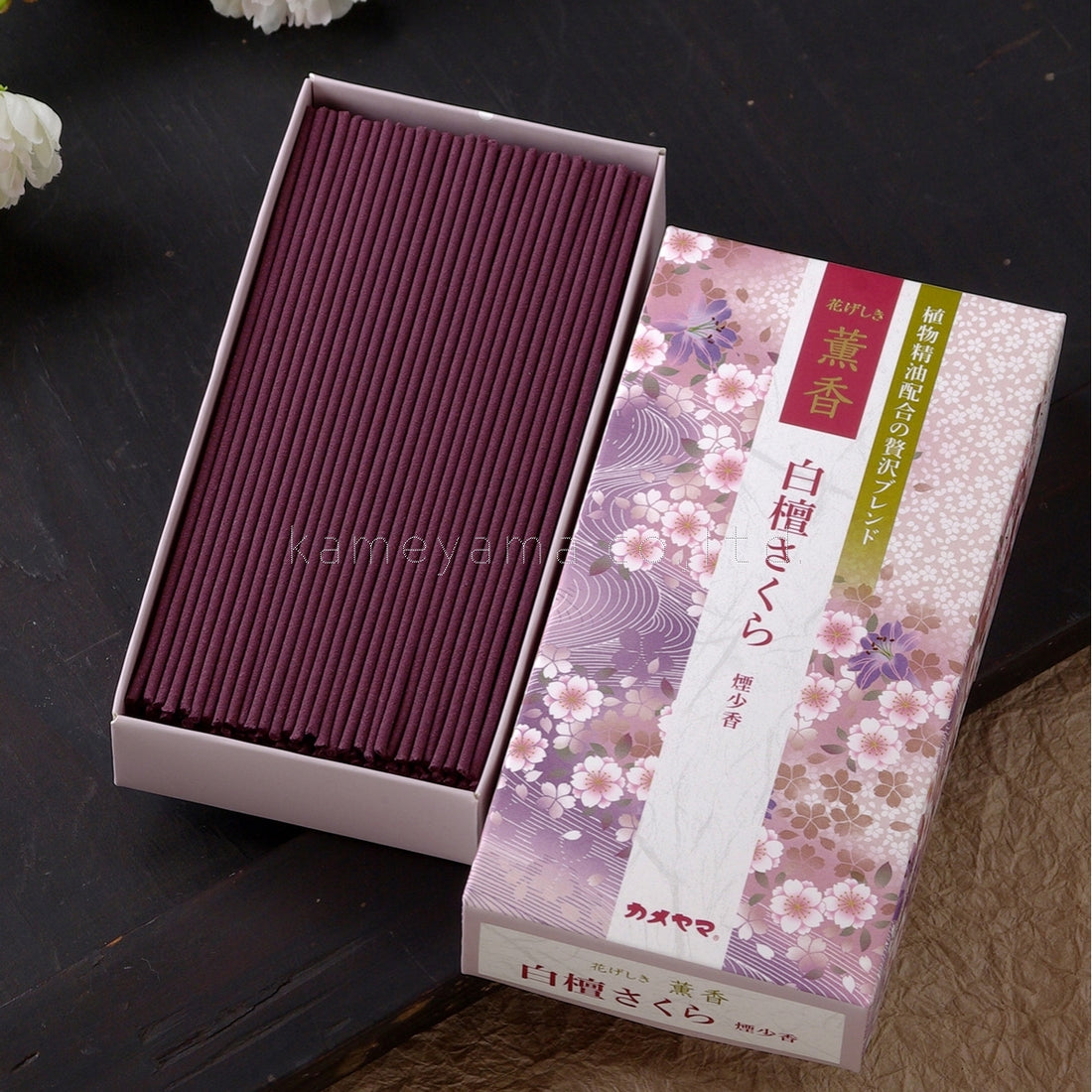 Kameyama Hanageshiki Kunkoh Sandalwood Cherry Blossom Low-Smoke Incense 100g (10560300)