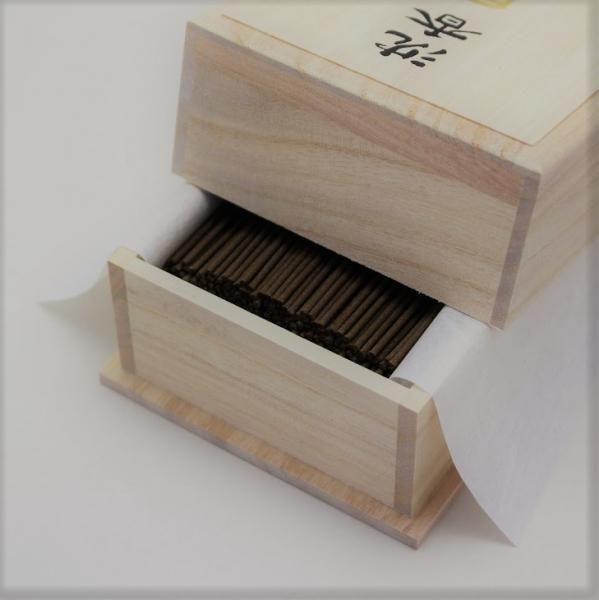 Baieido Jinko Horyu Agarwood Incense, Paulownia Box (#972)