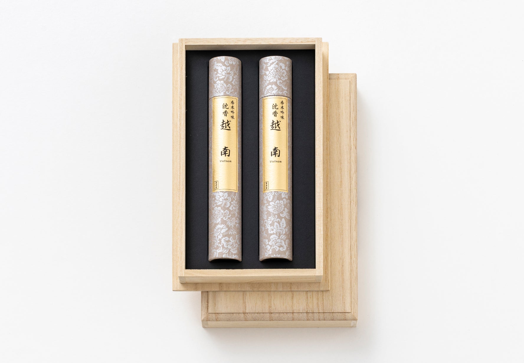 Kikujudo Koboku Ginmi Agarwood (Vietnam) 2 bundles (12011)