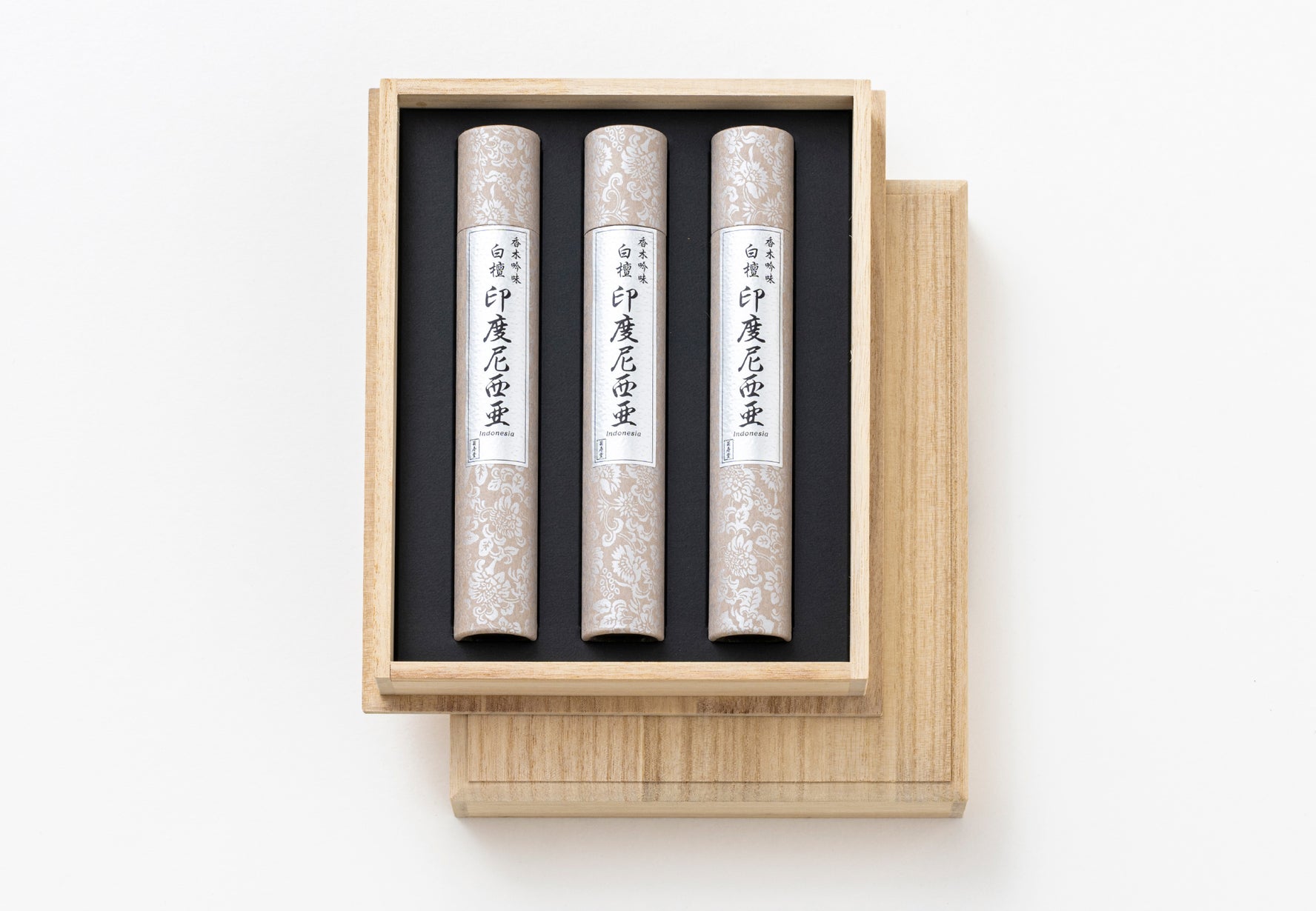 Kikujudo Koboku Ginmi Sandalwood (Indonesia) 3 bundles (13555)