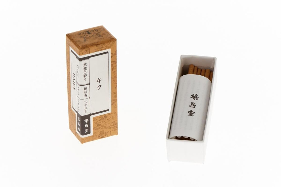 Kyukyodo Fragrance of Wildflowers Chrysanthemum (Sticks) (136583068)