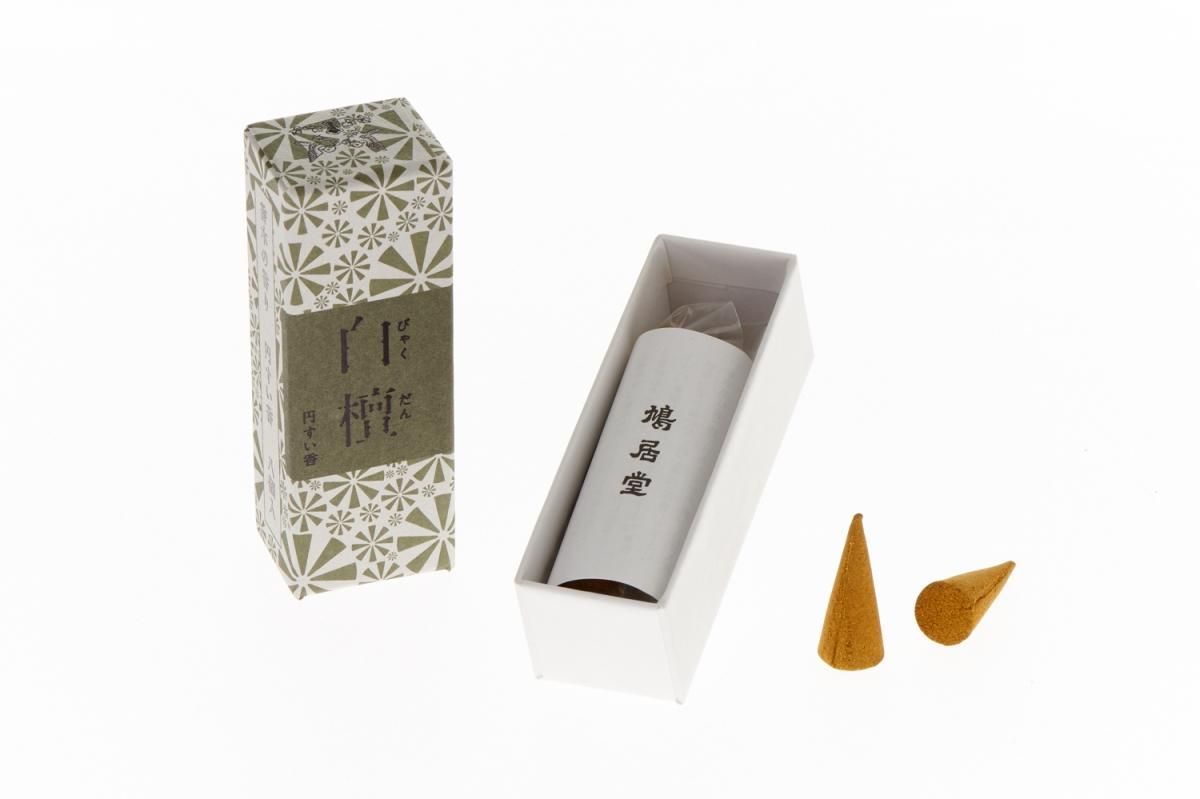 Kyukyodo Fragrance of Aromatic Woods Sandalwood (Cones) (136583093)