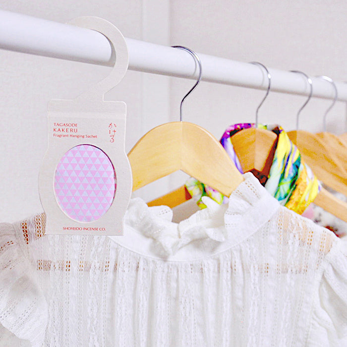 Shoyeido Tagasode Hanging Scented Sachet Kakeru Beige (519511)