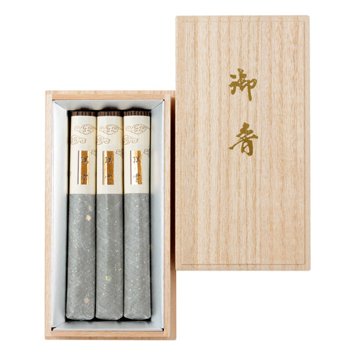 Nippon Kodo Zuiun Incense Short Sticks in Paulownia Box (3 Bundles) (61701-006)