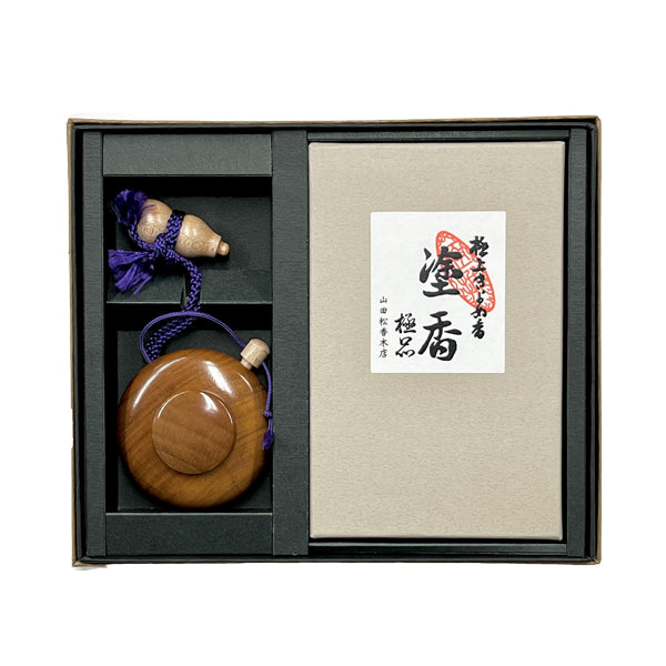 Yamadamatsu Gokuhin Zukoh Body Powder 20g & Zukoh Container Cherry Wood Gift Set (73101)
