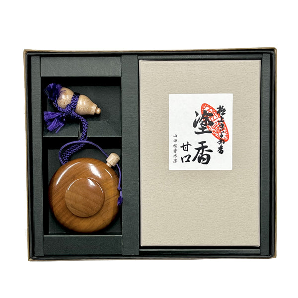 Yamadamatsu Amakuchi Zukoh Body Powder 12g & Zukoh Container Cherry Wood Gift Set (73107)