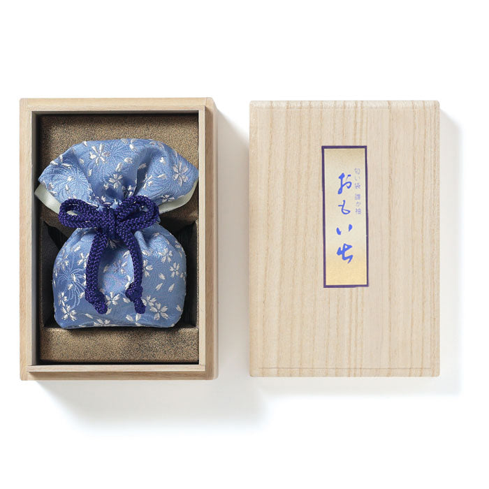 Shoyeido Tagasode Gokuin Omoide (Subdued Style) with Display Base Paulownia Wood Box (930522)