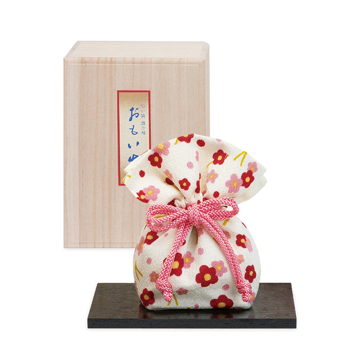 Shoyeido Tagasode Elegant Omoide with Display Base (Plum Blossom & Pine Needles) (930526)