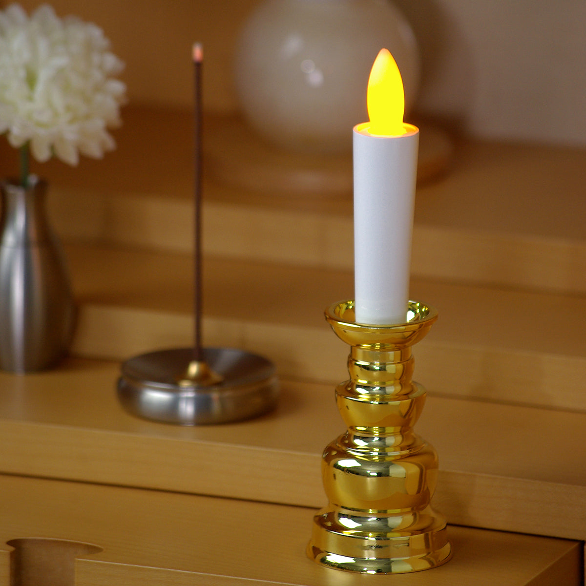 Kameyama Kameyama Battery-Operated LED Altar Candle Gold (96091000GO)