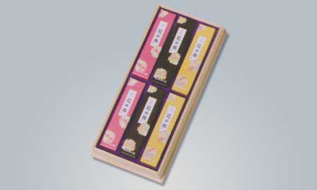 Okuno Seimeido Waka Hana no Tabi 3-Scents Assortment in Paulownia Box (20-3)