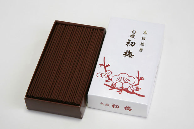 Baikundo Byakudan Hatsuume (Sandalwood & Plum) 120g (81)