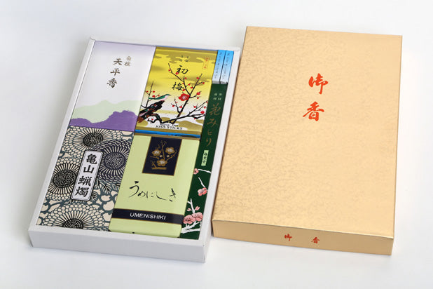 Baikundo Gold Box Incense & Candle Set (181)