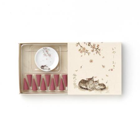 Kousaido Iyashi Neko (Gentle Cat Moments) Scent of Cherry Blossoms 15 cones with Incense Plate (NEC-05)