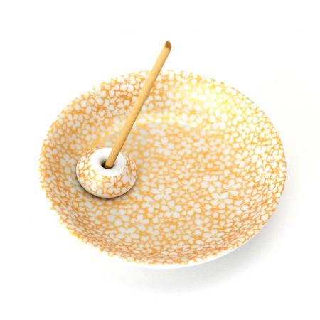 Kousaido Sakura-Inspired Incense Holder Gold (SDK-02)