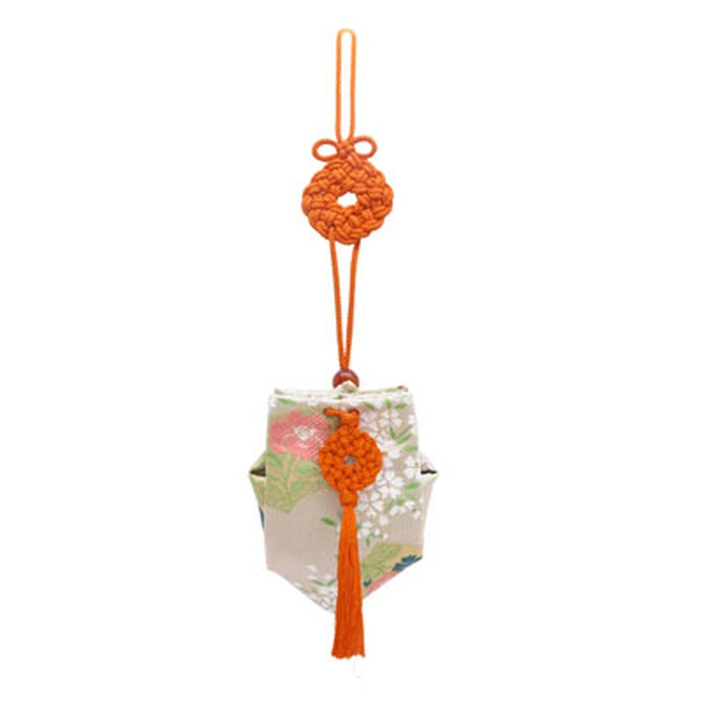 Yamadamatsu Kariroku Jouhin Red Cord Cherry Blossoms and Folding Fan Sachet (81504-6)