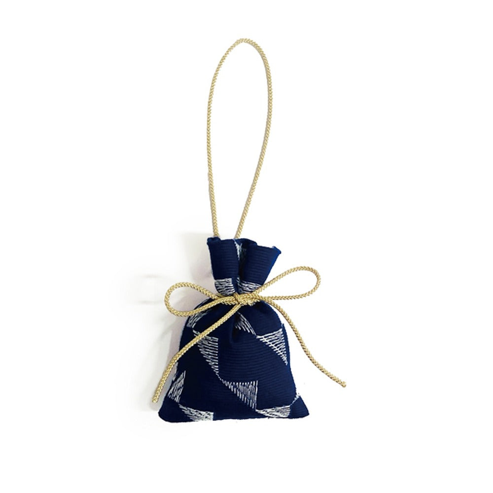 Yamadamatsu scent x sense Kinchaku Aquatic Musk (80059)
