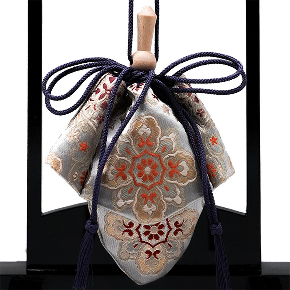 Yamadamatsu Kariroku Gokuhin Ornament with Hanging Stand Gift Set Purple Cord Flower Crest (81809-12)