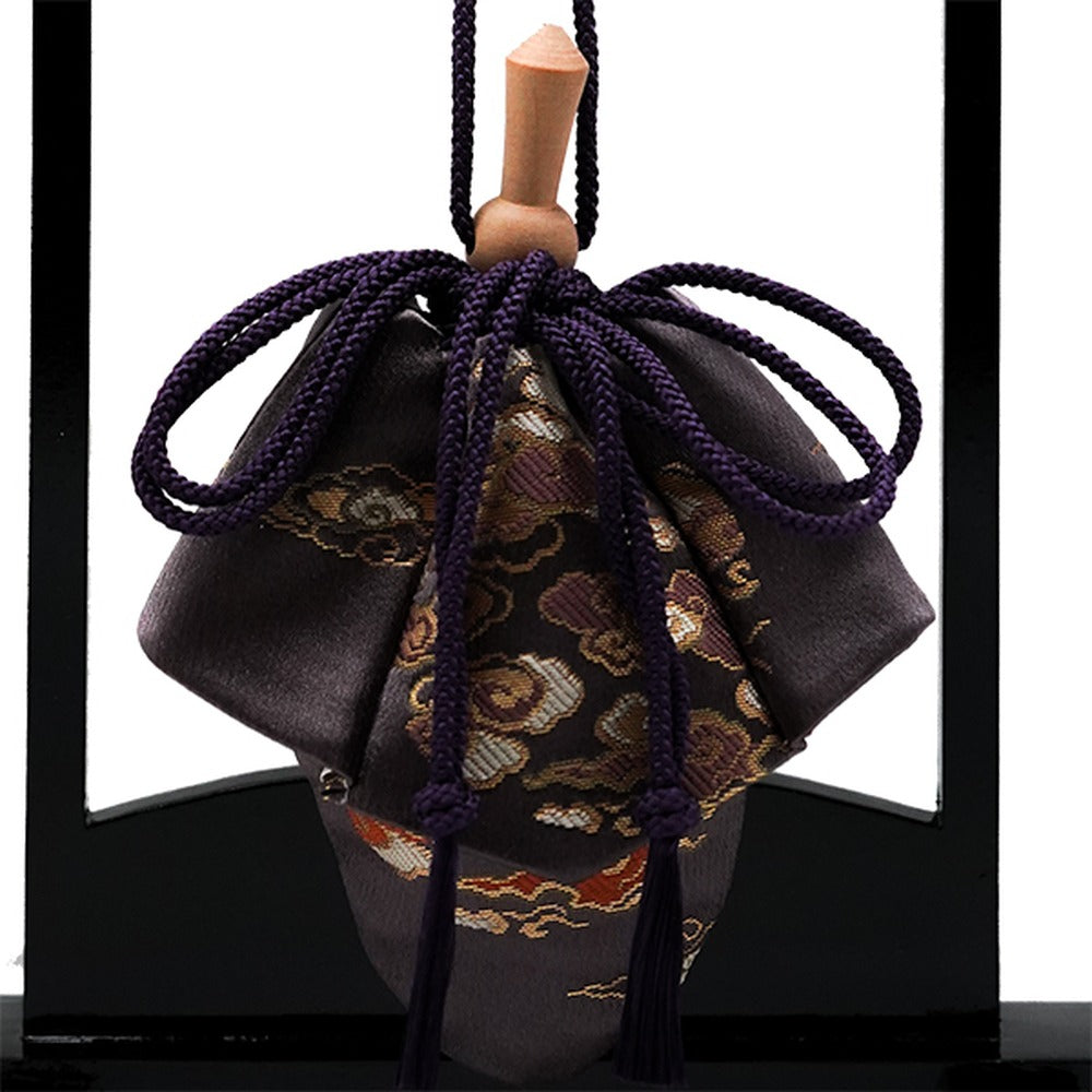 Yamadamatsu Kariroku Gokuhin Ornament with Hanging Stand Gift Set Purple Cord Cloud Roundel (81809-10)